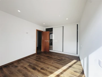 Moradia T4 para Arrendamento em Ovar, São João, Arada e São Vicente de Pereira Jusã