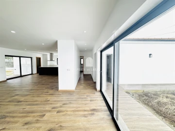 Moradia T4 para Arrendamento em Ovar, São João, Arada e São Vicente de Pereira Jusã