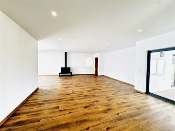 Moradia T4 para Arrendamento em Ovar, São João, Arada e São Vicente de Pereira Jusã