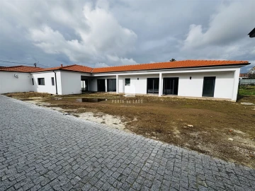 Moradia T4 para Arrendamento em Ovar, São João, Arada e São Vicente de Pereira Jusã