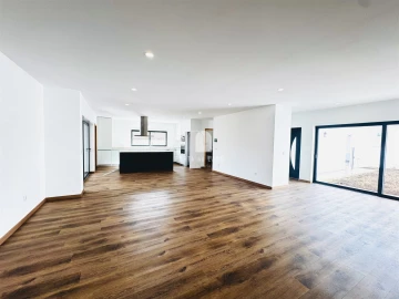 Moradia T4 para Arrendamento em Ovar, São João, Arada e São Vicente de Pereira Jusã