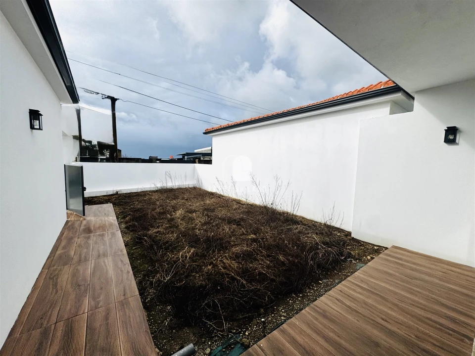 Moradia T4 para Arrendamento em Ovar, São João, Arada e São Vicente de Pereira Jusã Foto 5