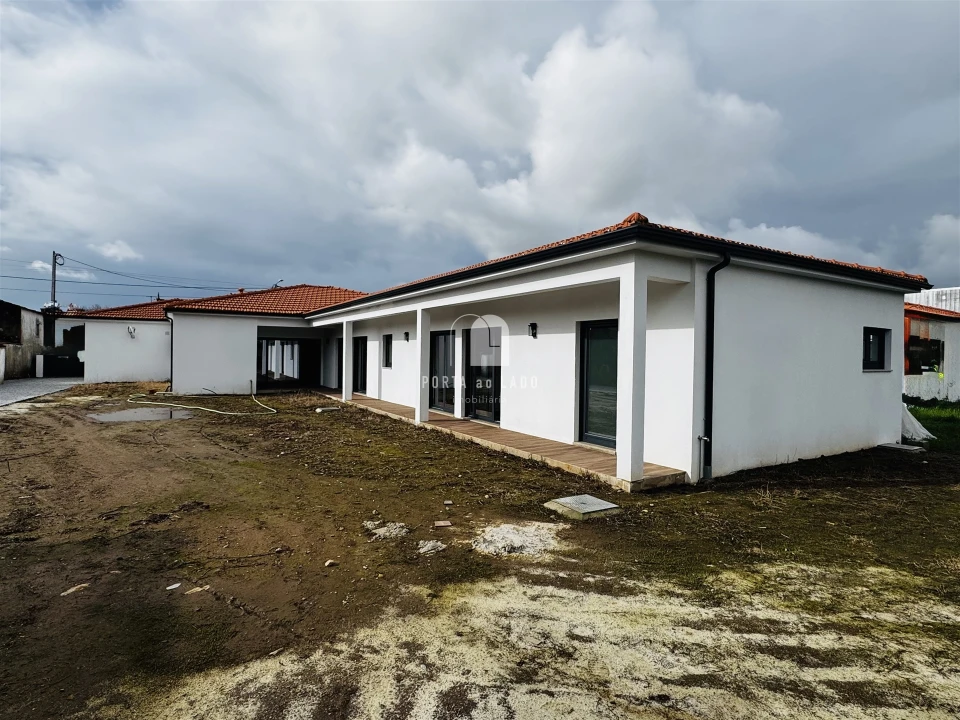 Moradia T4 para Arrendamento em Ovar, São João, Arada e São Vicente de Pereira Jusã Foto 1