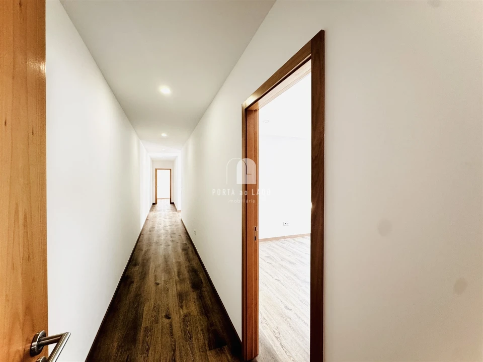 Moradia T4 para Arrendamento em Ovar, São João, Arada e São Vicente de Pereira Jusã Foto 20