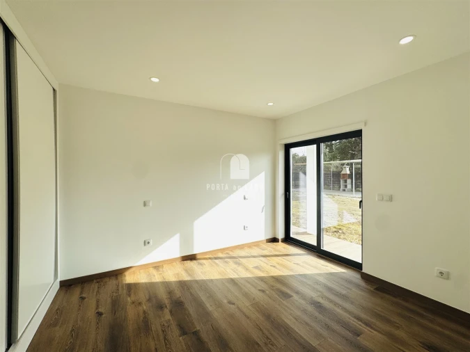 Moradia T4 para Arrendamento em Ovar, São João, Arada e São Vicente de Pereira Jusã Foto 25