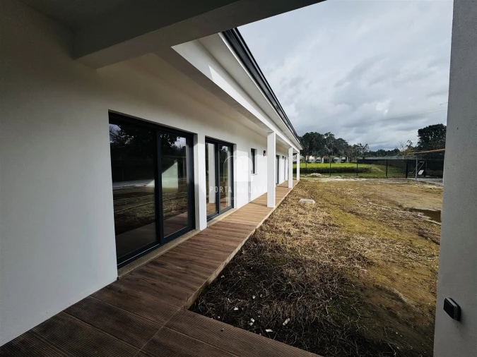 Moradia T4 para Arrendamento em Ovar, São João, Arada e São Vicente de Pereira Jusã Foto 4