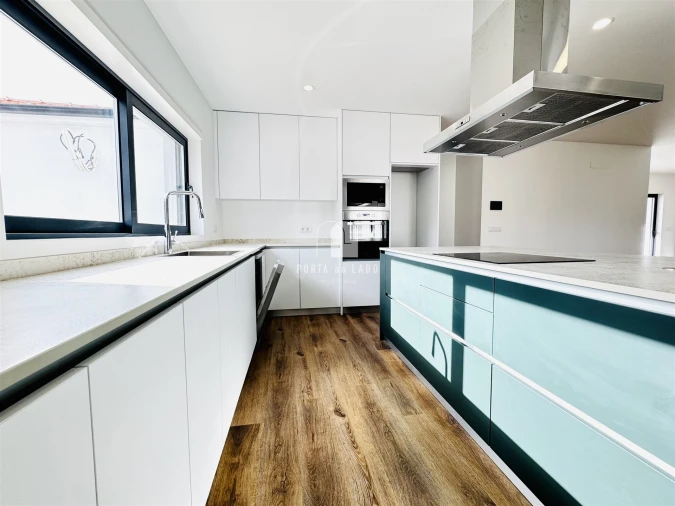 Moradia T4 para Arrendamento em Ovar, São João, Arada e São Vicente de Pereira Jusã Foto 14