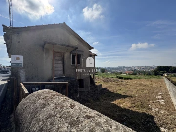 Moradia T2 para Venda em Argoncilhe