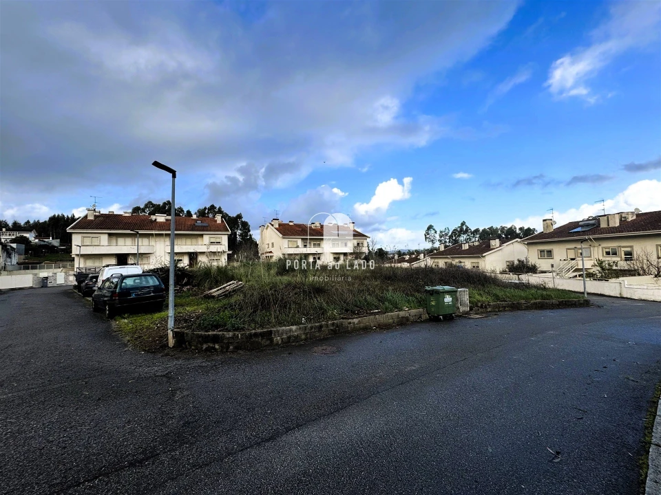 Terreno para Venda em Pedroso e Seixezelo Foto 1