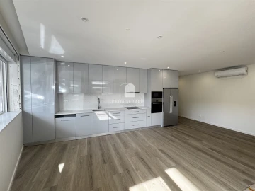 Apartamento T3 para Venda em Pedroso e Seixezelo