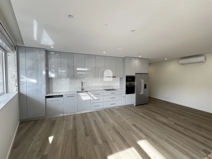 Apartamento T3 para Venda em Pedroso e Seixezelo Foto 2