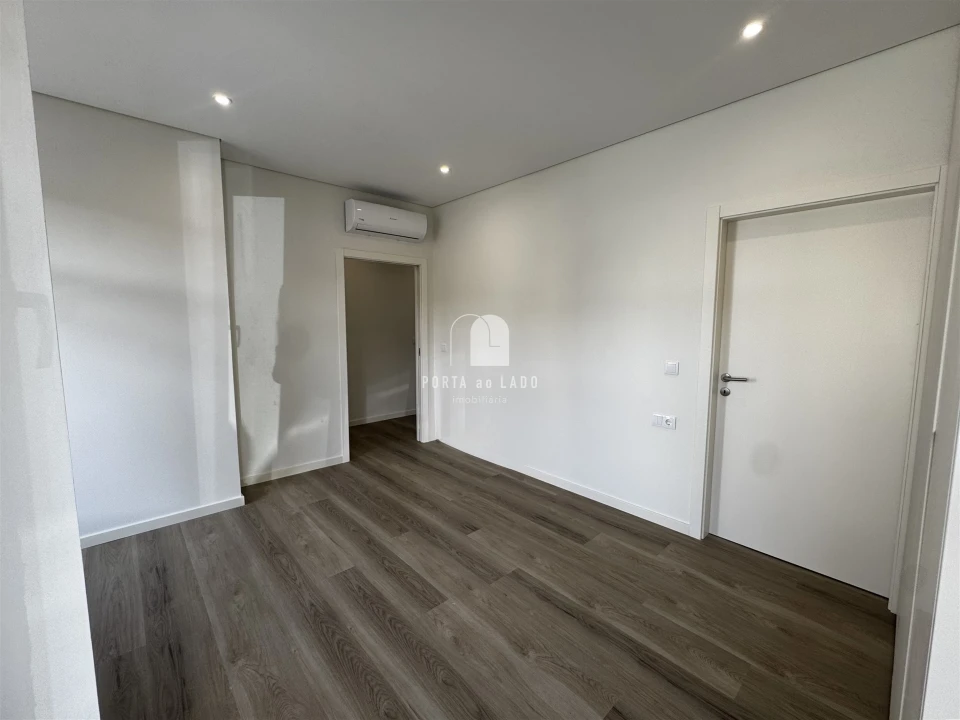 Apartamento T3 para Venda em Pedroso e Seixezelo Foto 9