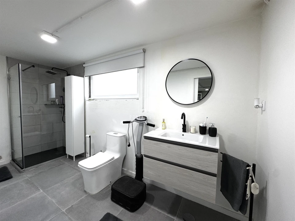 Moradia T4 para Venda em Arrifana Foto 32