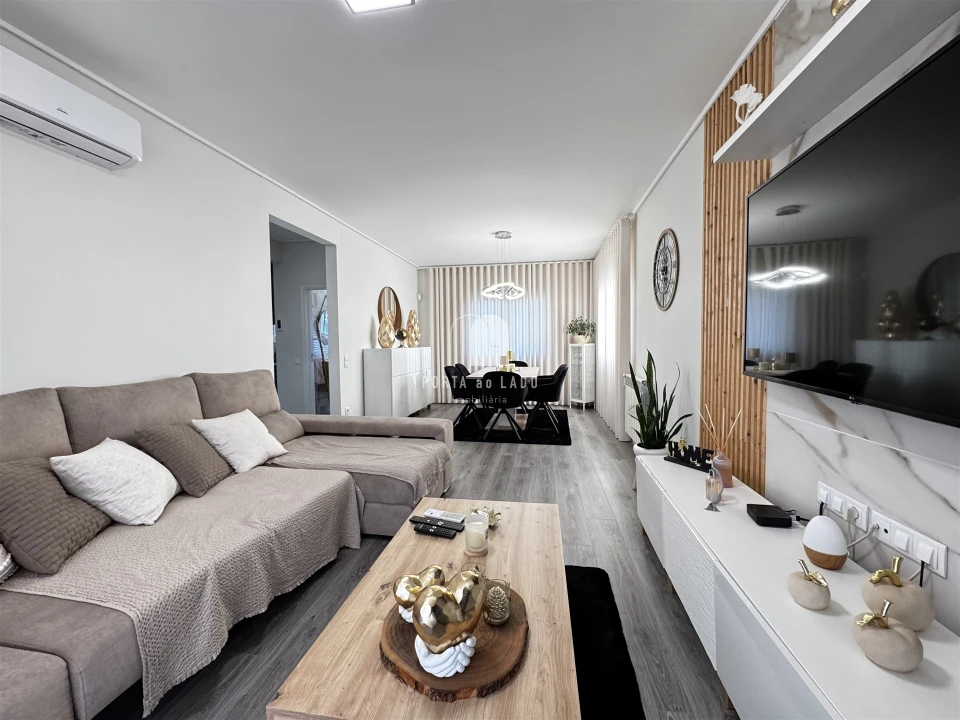 Moradia T4 para Venda em Arrifana Foto 8