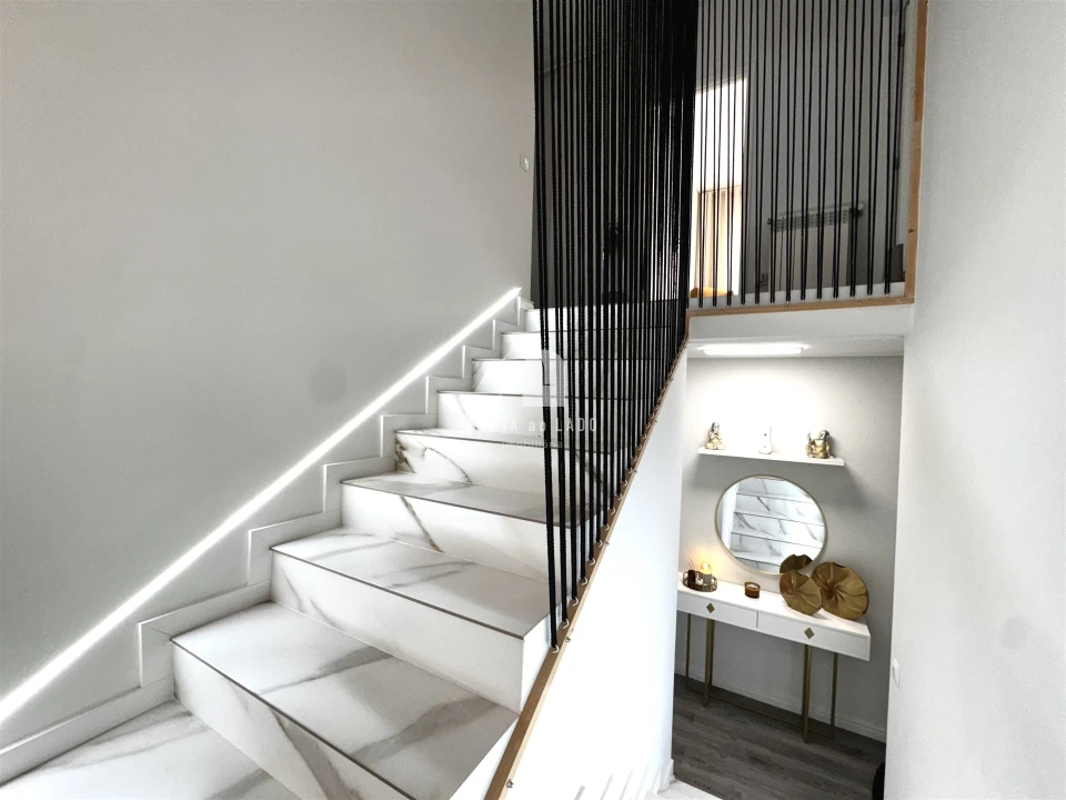 Moradia T4 para Venda em Arrifana Foto 12