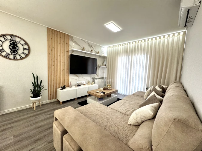 Moradia T4 para Venda em Arrifana Foto 7