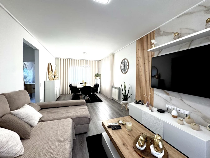 Moradia T4 para Venda em Arrifana Foto 9