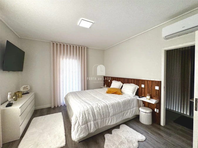 Moradia T4 para Venda em Arrifana Foto 16