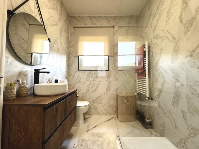 Moradia T4 para Venda em Arrifana Foto 24