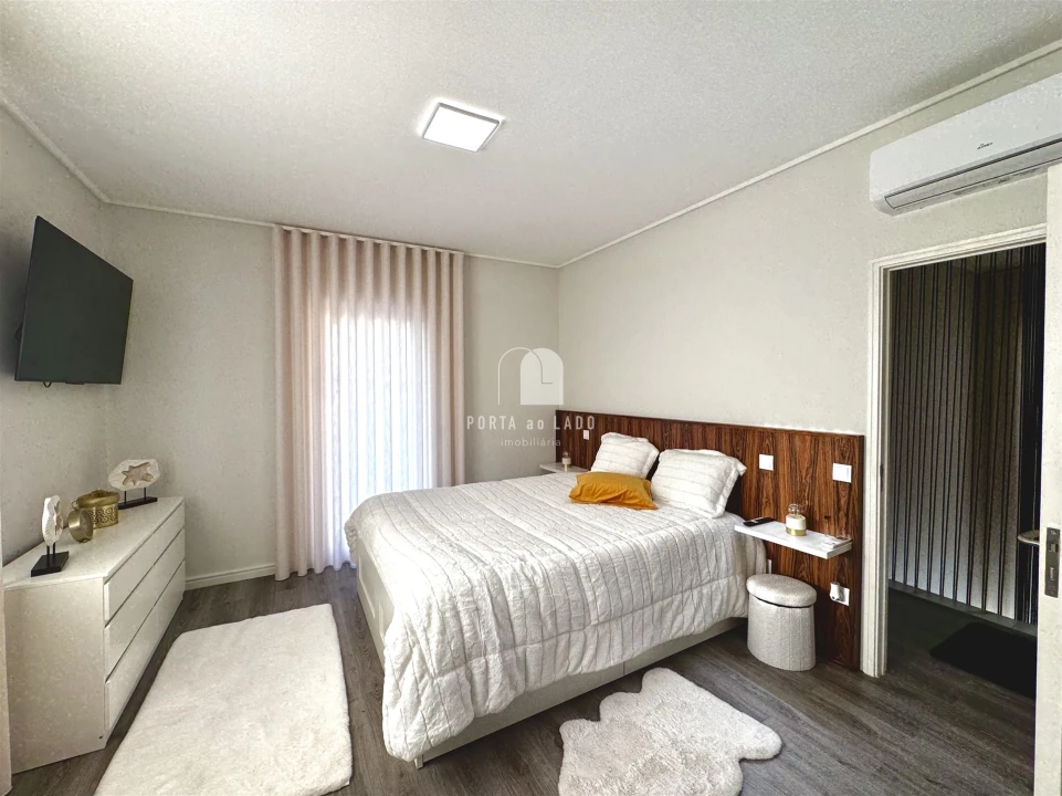 Moradia T4 para Venda em Arrifana Foto 16