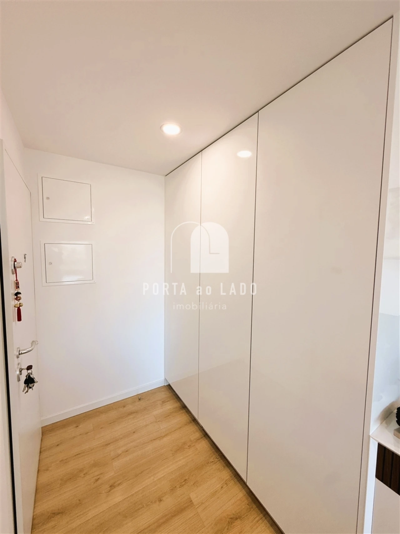 Apartamento T2 para Venda em Espinho Foto 2