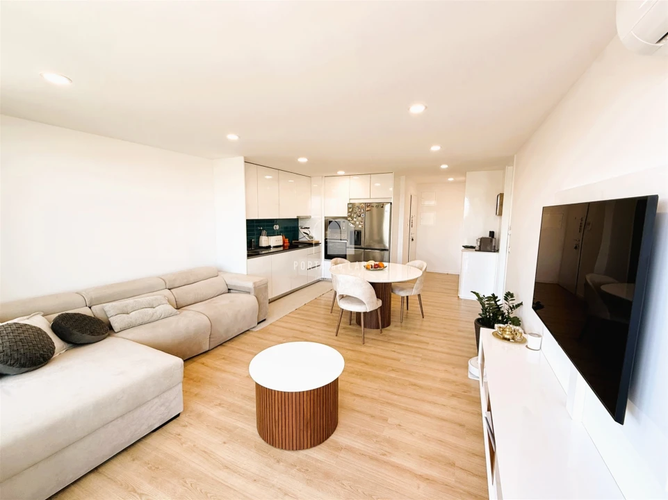 Apartamento T2 para Venda em Espinho Foto 1