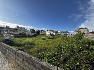 Terreno para Venda em Serzedo e Perosinho