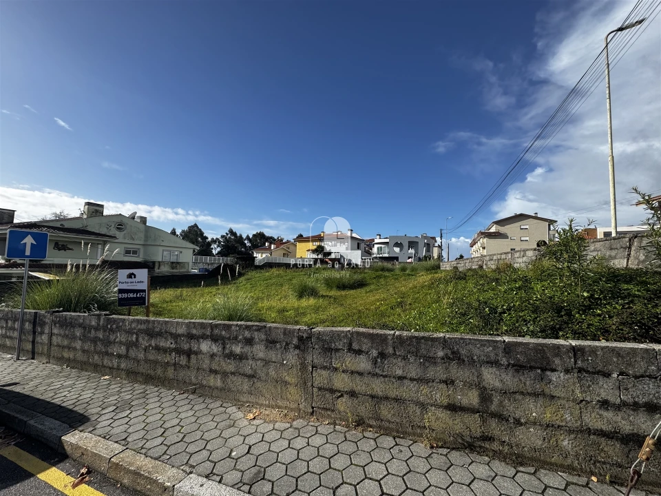 Terreno para Venda em Serzedo e Perosinho Foto 1