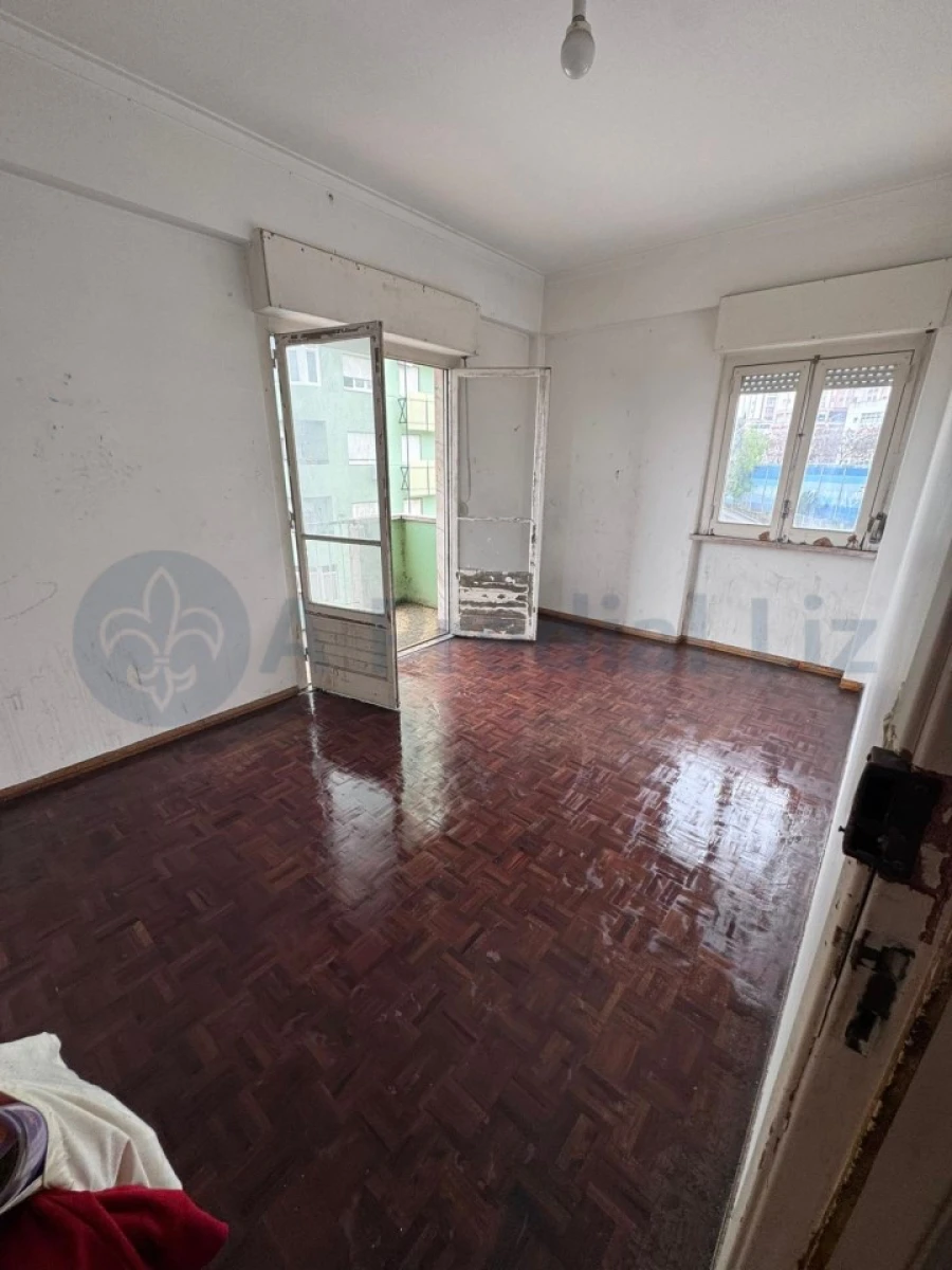 Apartamento T2 para Venda em Venteira Foto 3