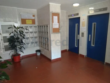 Apartamento T3 para Venda em Santo António dos Cavaleiros e Frielas