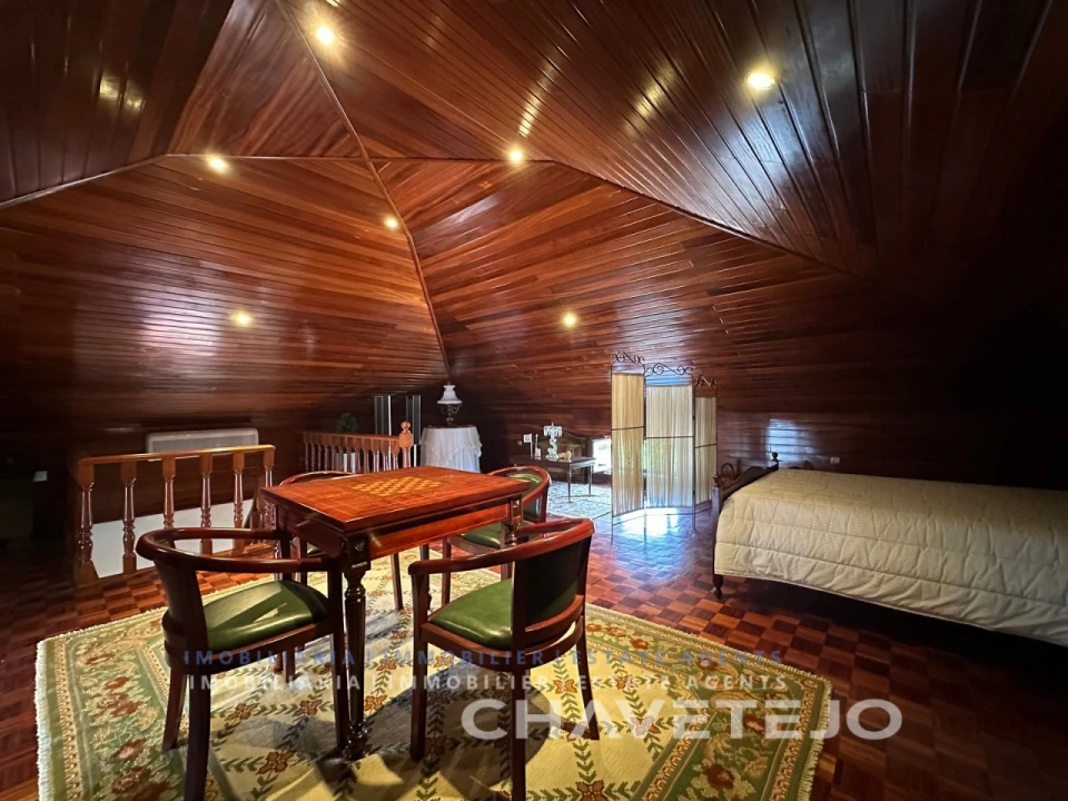 Moradia T4 para Venda em Serra e Junceira Foto 4