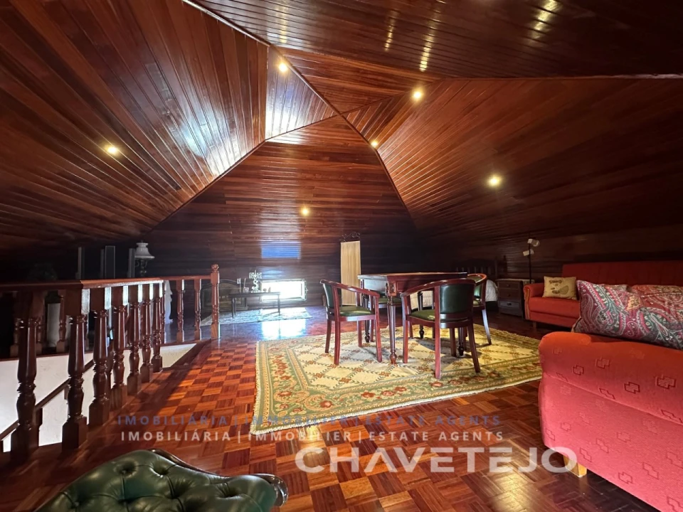 Moradia T4 para Venda em Serra e Junceira Foto 5