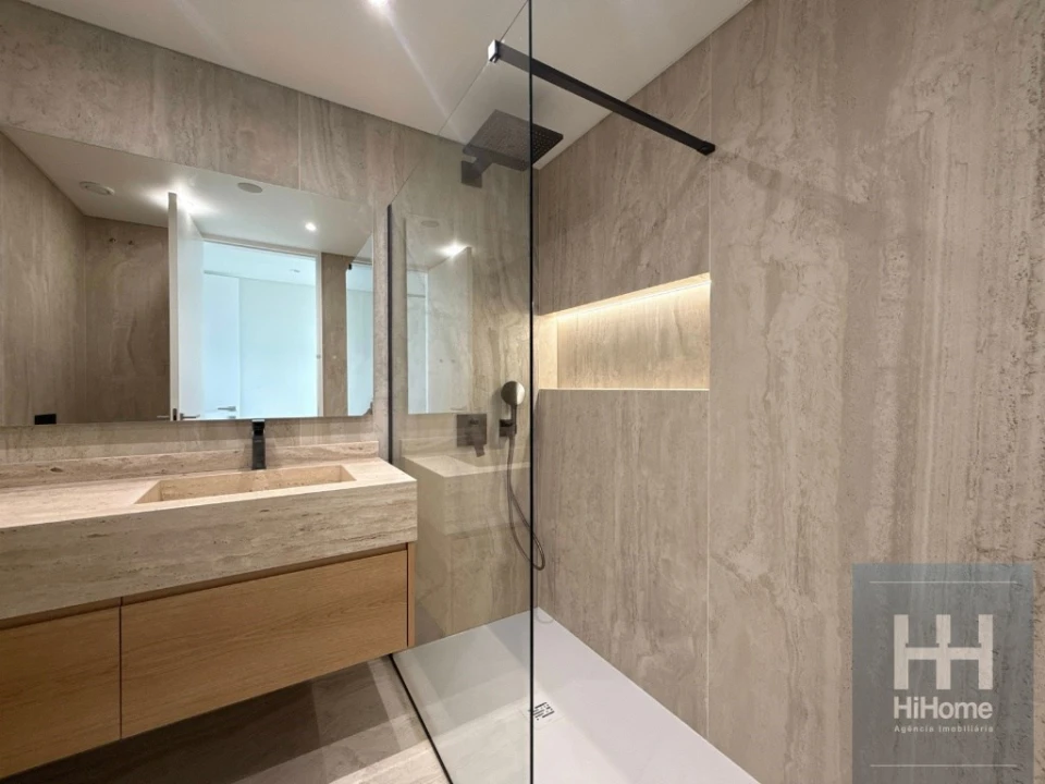 Apartamento T4 para Venda em São Martinho Foto 21