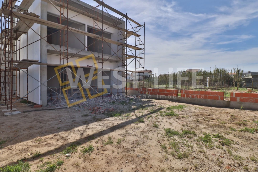 Moradia T4 para Venda em Silveira Foto 1