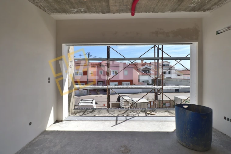 Moradia T4 para Venda em Silveira Foto 17