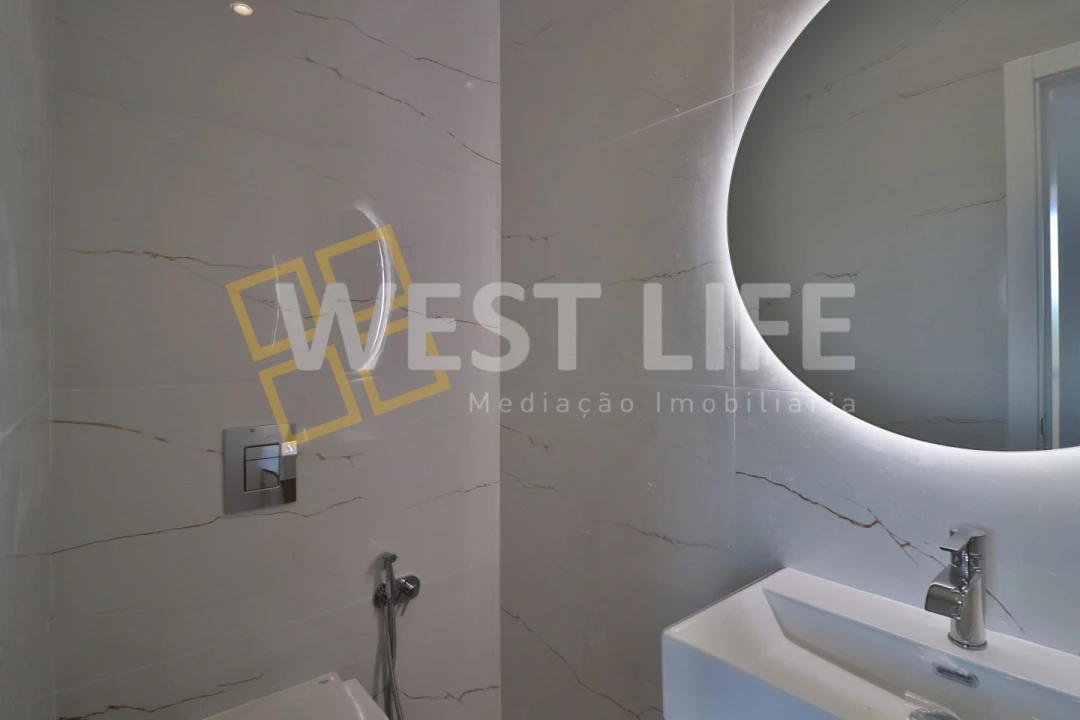 Moradia T4 para Venda em Azueira e Sobral da Abelheira Foto 11