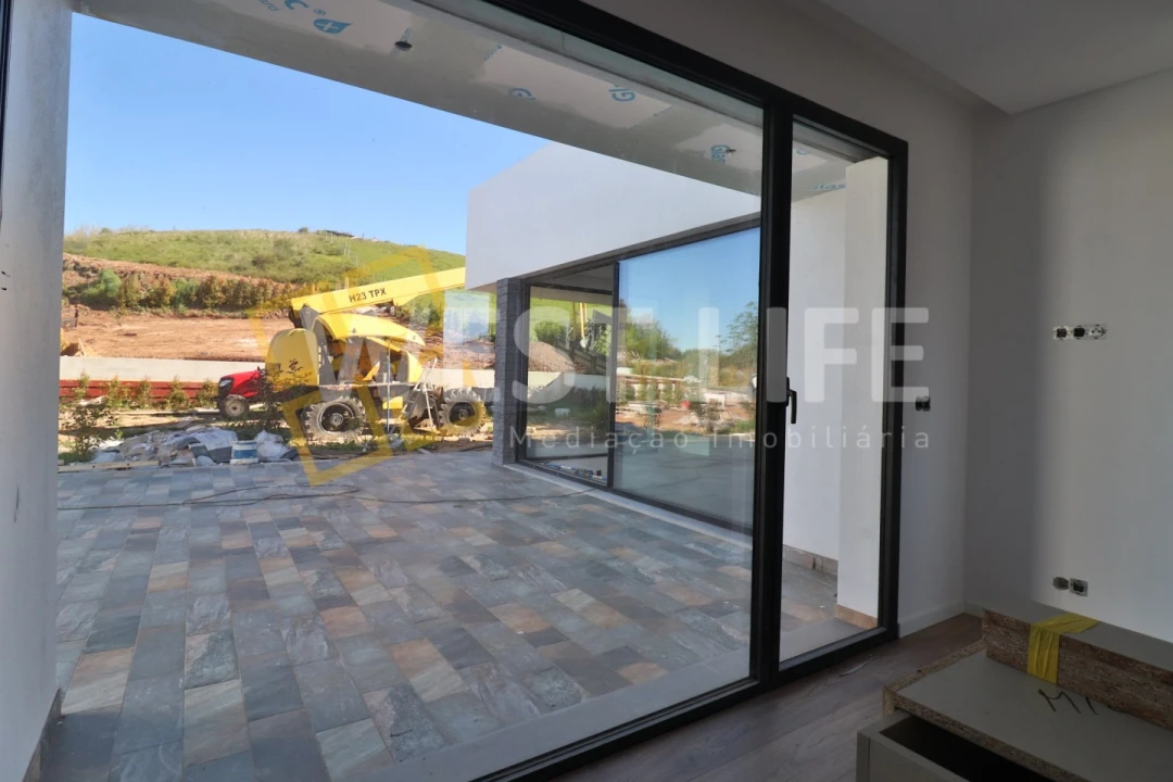 Moradia T4 para Venda em Azueira e Sobral da Abelheira Foto 12