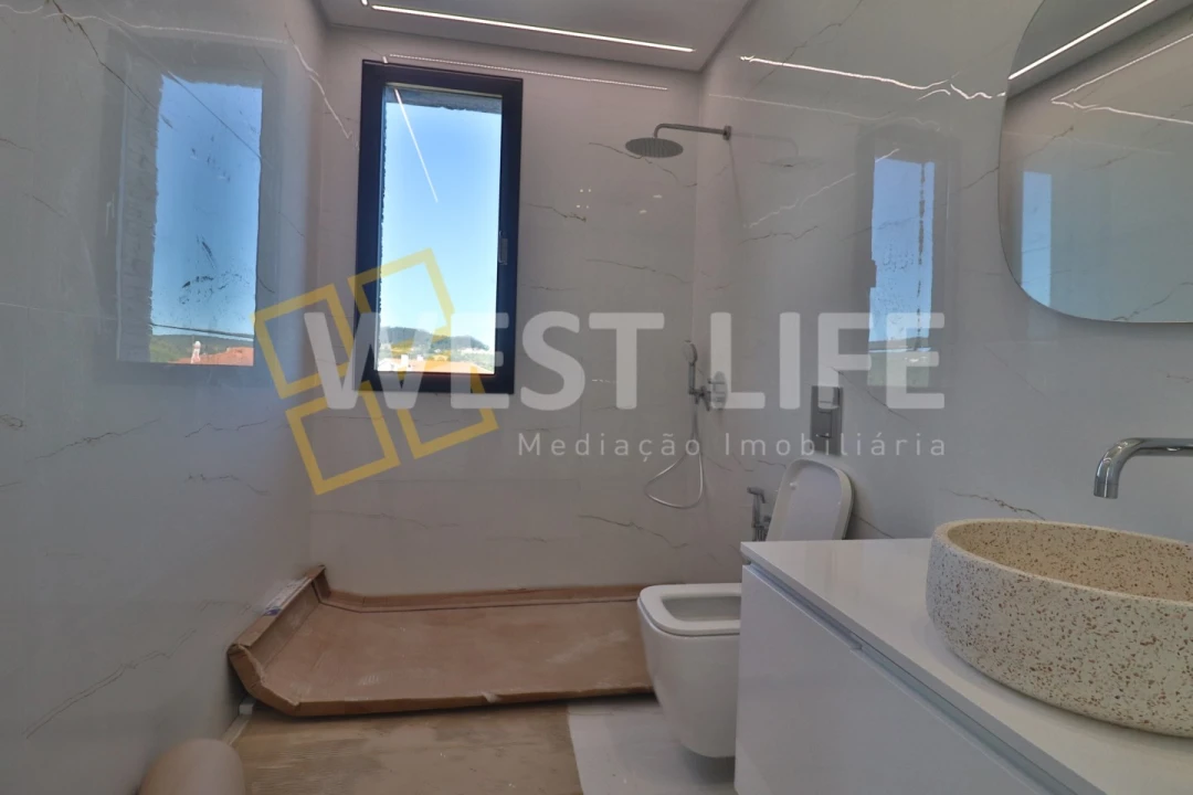 Moradia T4 para Venda em Azueira e Sobral da Abelheira Foto 13