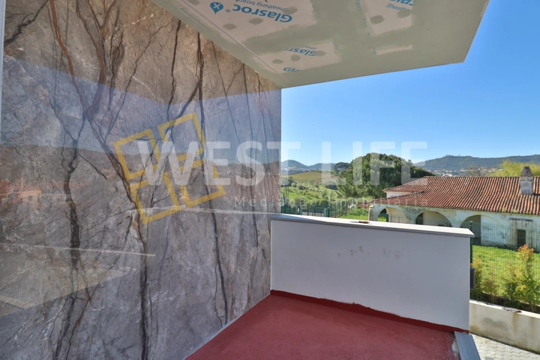 Moradia T4 para Venda em Azueira e Sobral da Abelheira Foto 18