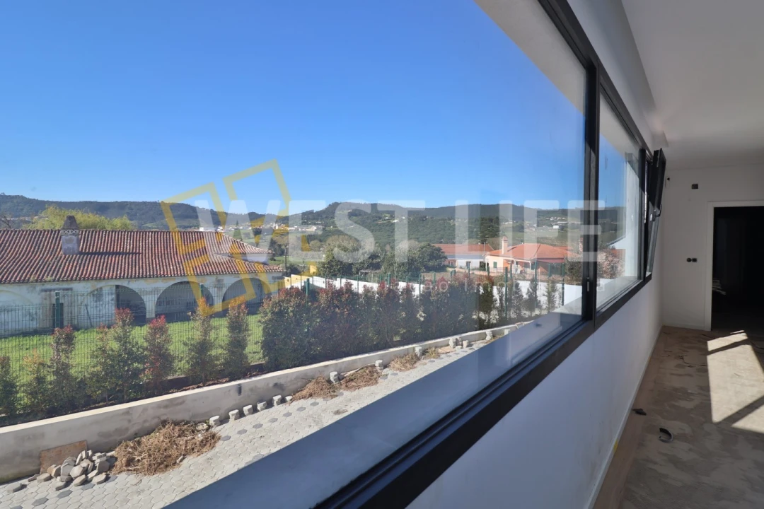 Moradia T4 para Venda em Azueira e Sobral da Abelheira Foto 21