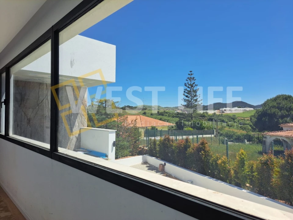 Moradia T4 para Venda em Azueira e Sobral da Abelheira Foto 15