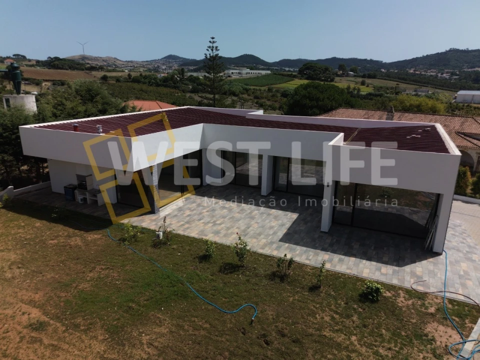 Moradia T4 para Venda em Azueira e Sobral da Abelheira Foto 38