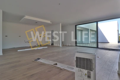 Moradia T4 para Venda em Azueira e Sobral da Abelheira