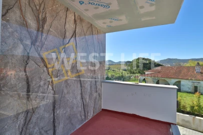 Moradia T4 para Venda em Azueira e Sobral da Abelheira