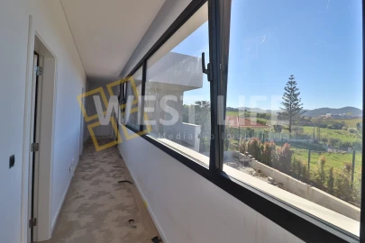 Moradia T4 para Venda em Azueira e Sobral da Abelheira