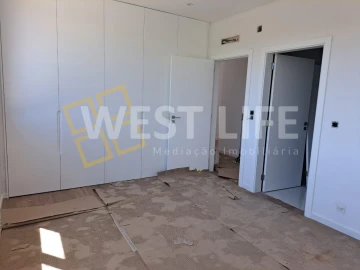 Moradia T4 para Venda em Azueira e Sobral da Abelheira