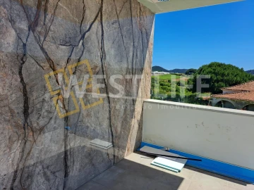 Moradia T4 para Venda em Azueira e Sobral da Abelheira