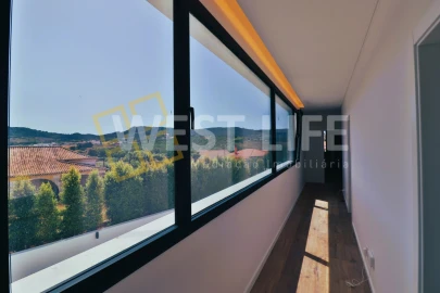 Moradia T4 para Venda em Azueira e Sobral da Abelheira