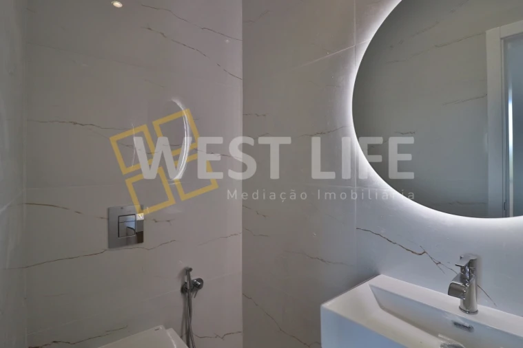 Moradia T4 para Venda em Azueira e Sobral da Abelheira Foto 11