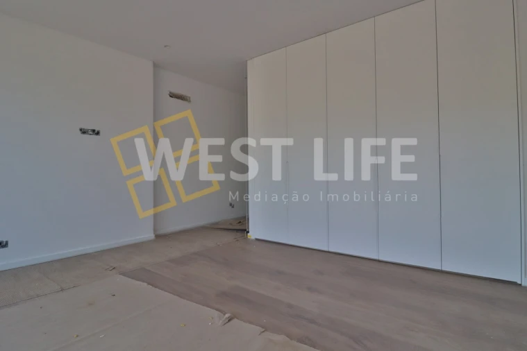 Moradia T4 para Venda em Azueira e Sobral da Abelheira Foto 27